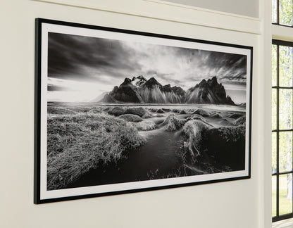 Delstone - Wall Art - Black / White